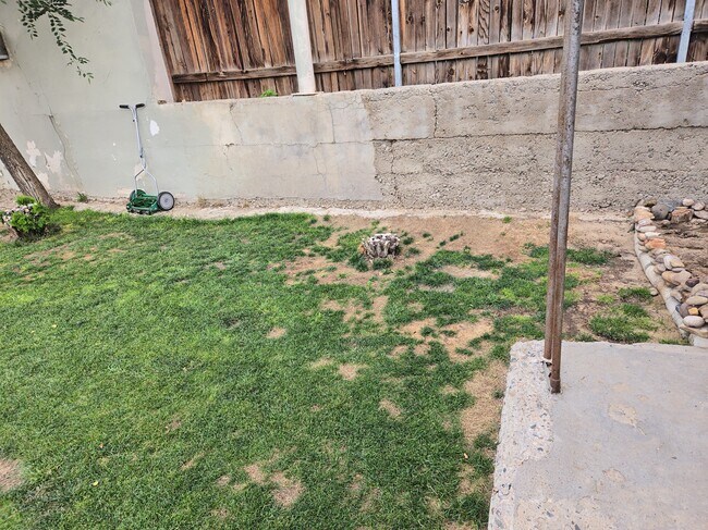 Photo - 511 N Behrend Ave