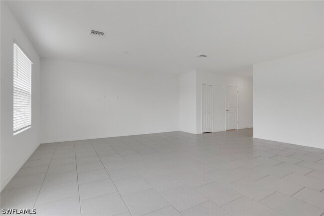 Photo - 19550 Fairhill Ct