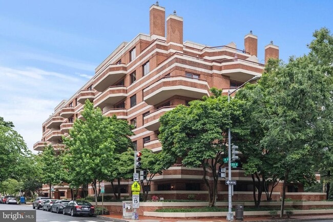 Photo - 2301 N St NW Apartamento Unidad 508