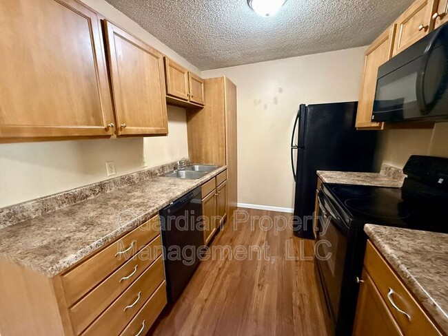 Photo - 1010 N Walnut St