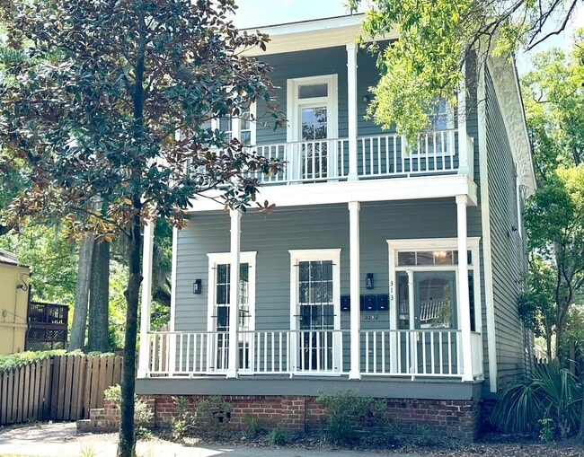 Building Photo - 313 E Henry St Unit B