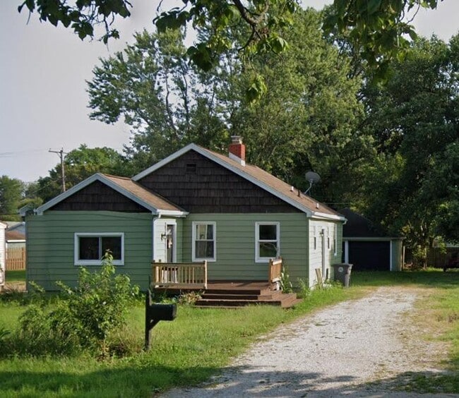 Building Photo - 2217 Pollack Ave Rental