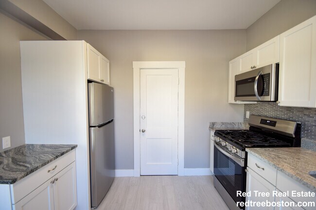 Photo - 142 Sutherland Rd Unit 2