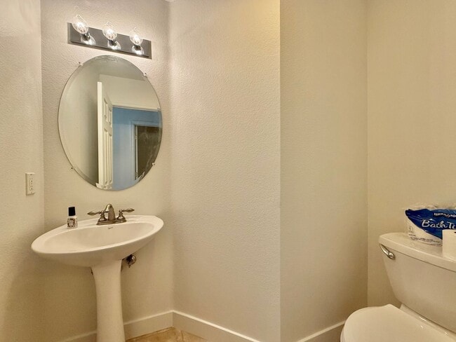 Photo - 4 Bedroom Home in Hollister