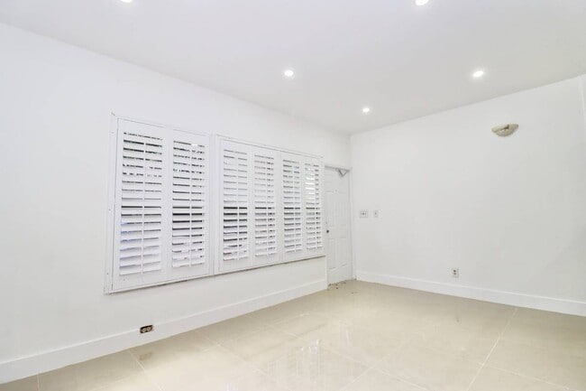 D - 1 - YOUNG CIRCLE APTS