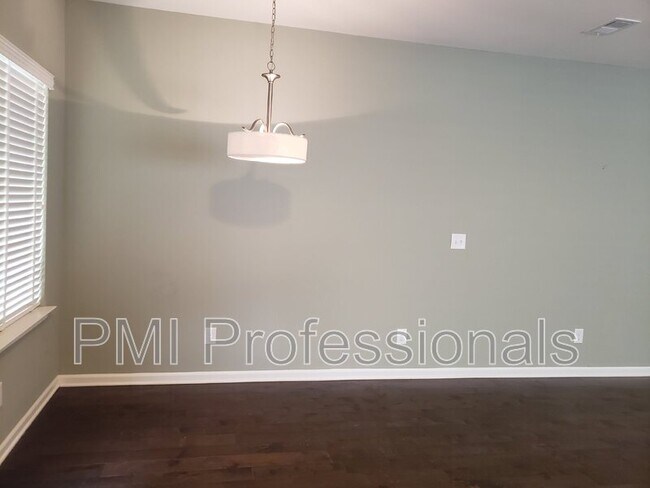 Photo - 2293 Cason Ln