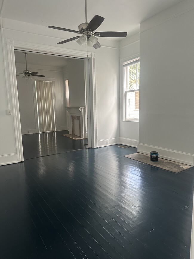 Photo - 111 E 39th St