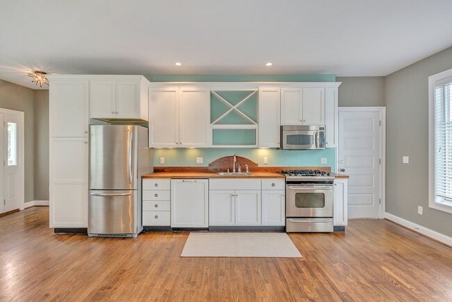 Photo - 2 Bedroom House with Attached Garage in Earlysville