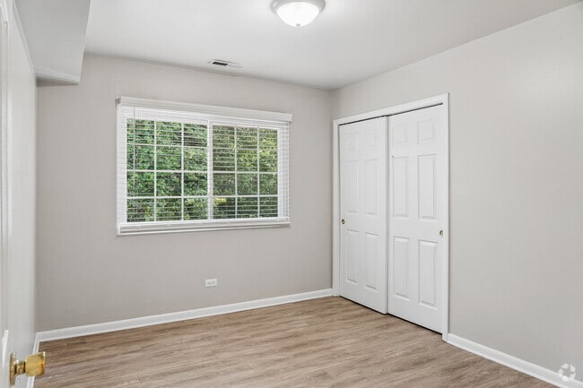 2BR, 1BA - 925SF - Second Bedroom