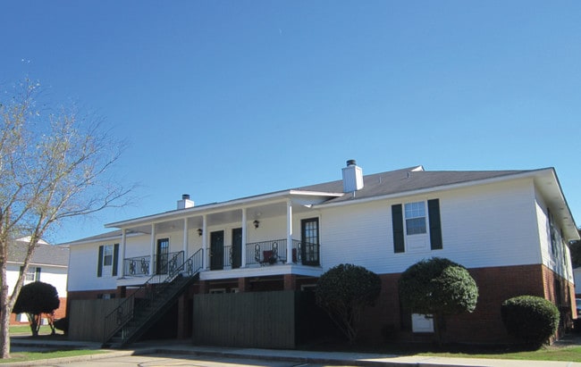 Riverwood Apartments