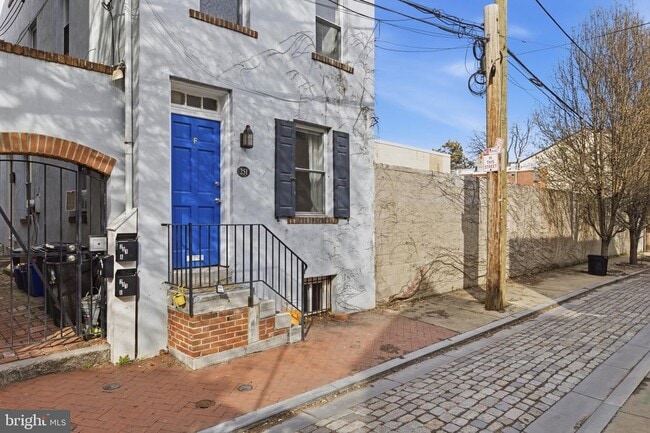 Building Photo - 251 Fulton St