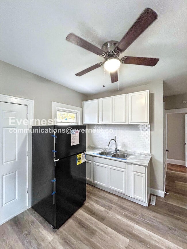 Photo - 1334 W 89th St Apartamento Unidad 1