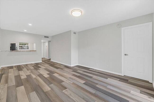 Photo - 6832 Palmetto Cir S Unit 201