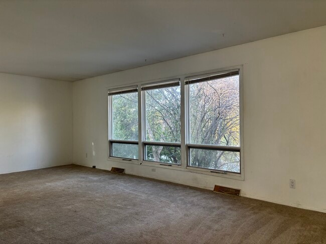 Photo - 6506 Putnam Rd