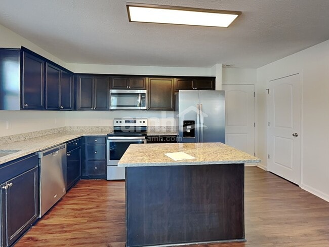 Photo - 222 Rambling Rd