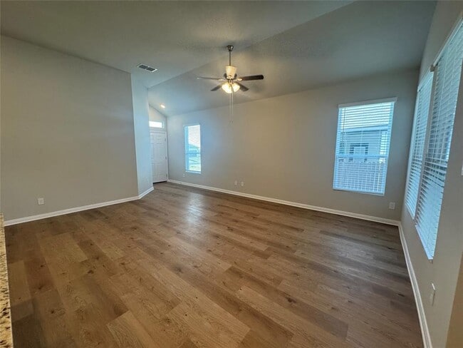 Photo - 184 Schrader Dr