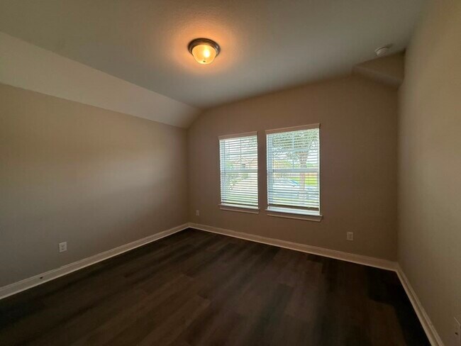 11010 Santiago River Ln