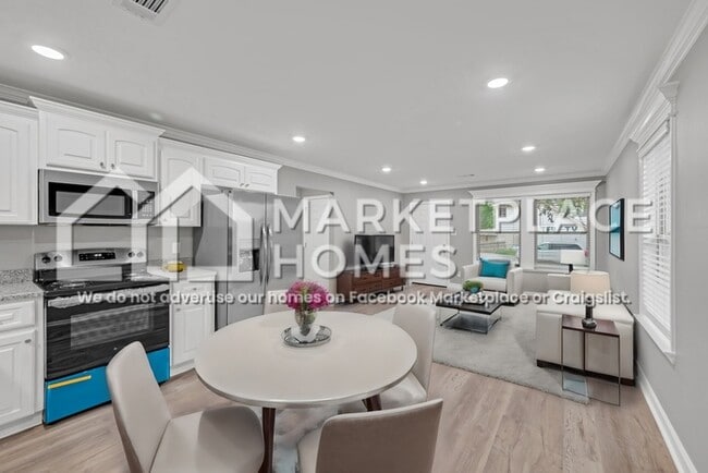 Photo - 417 W 20th St