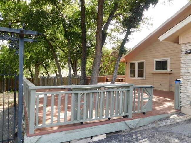 Photo - 1006 Porpoise St