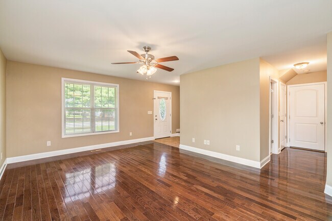 Photo - 906 E Inskip Dr Unit Right