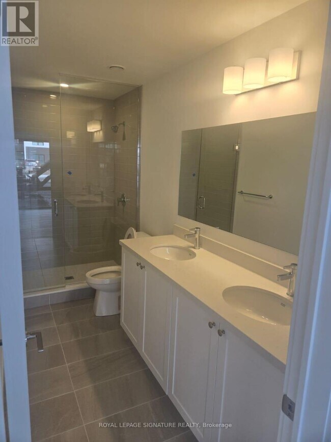 Photo - 51 Clarington Blvd Unité 105