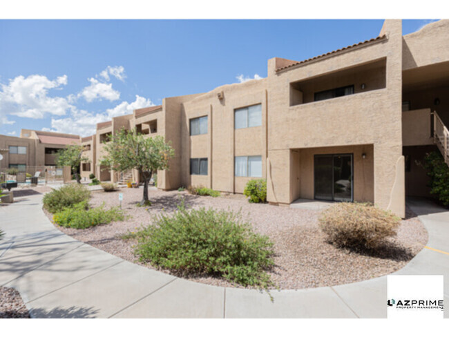 Building Photo - Discover the Pinnacle of Scottsdale Living... Rental