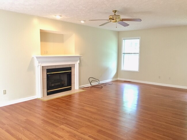 Photo - 1692 Oriole Dr