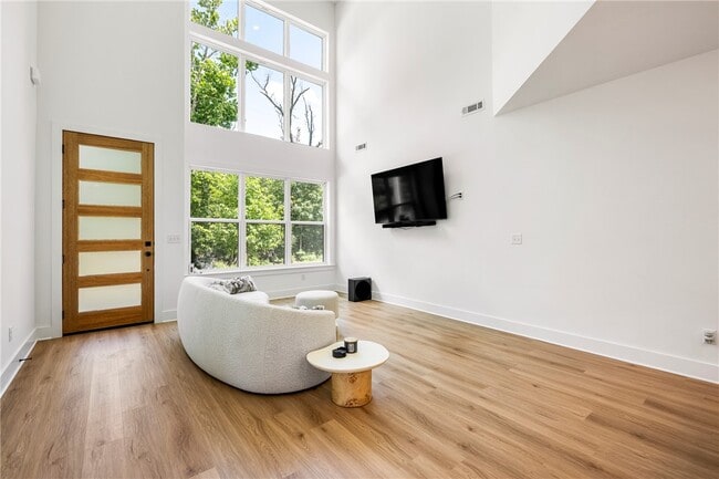 Photo - 17 Rupert Ln