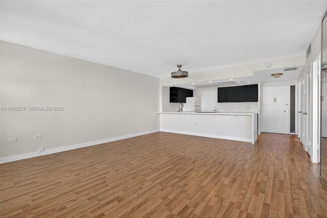 Photo - 3111 N Ocean Dr Unidad 1002