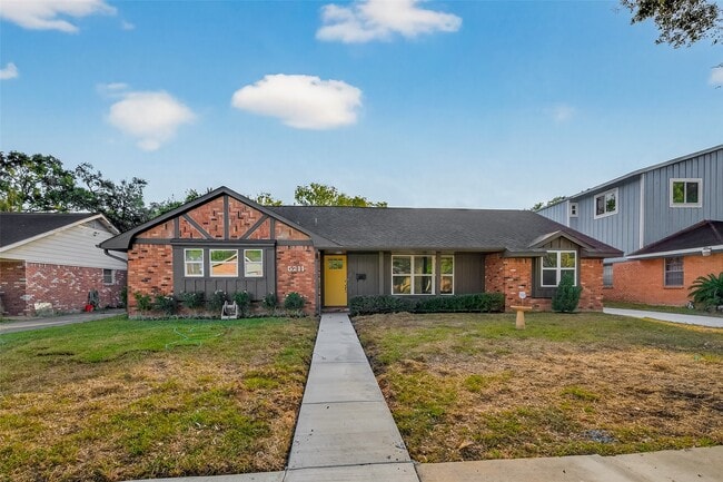 Photo - 5211 Hummingbird St