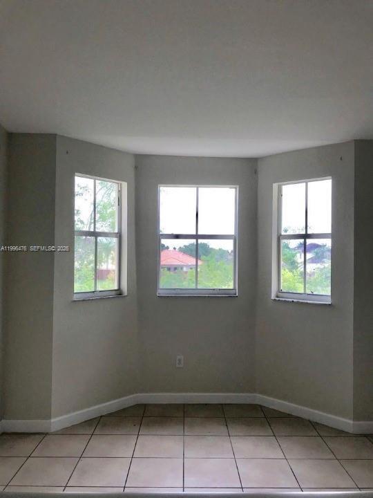 Building Photo - 2731 SE 17th Ave Unit 201