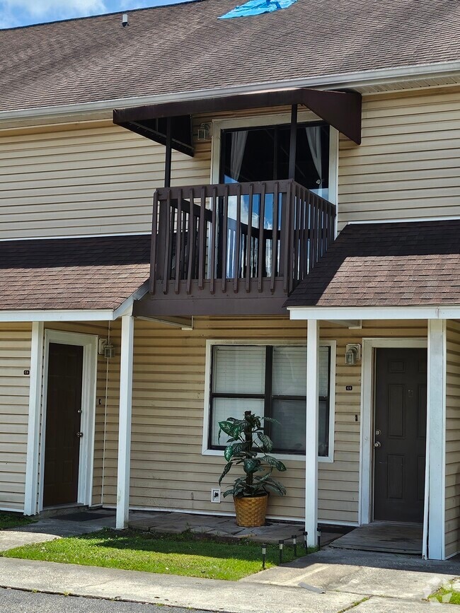 Building Photo - 755 Burcale Rd Unit 755 Burcale Rental