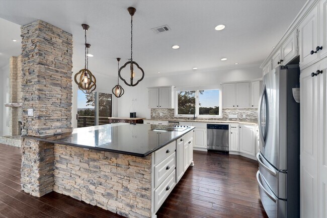 Photo - 106 Confidence Cove