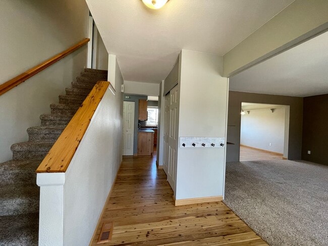 Photo - $0 DEPOSIT OPTION. 4BED/2.5BATH IN AURORA'S KINGSBOROUGH NEIGHBORHOOD