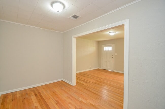 Photo - 217 Owens St