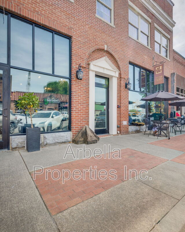 Photo - 116 E Market St Unit Apt 4