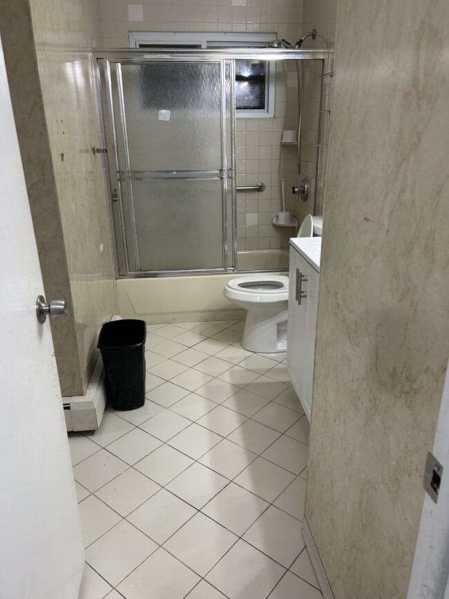 Photo - 965 Suffolk Ave