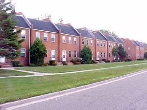 Colonial Manor Apartments - Colonial Manor Apartments