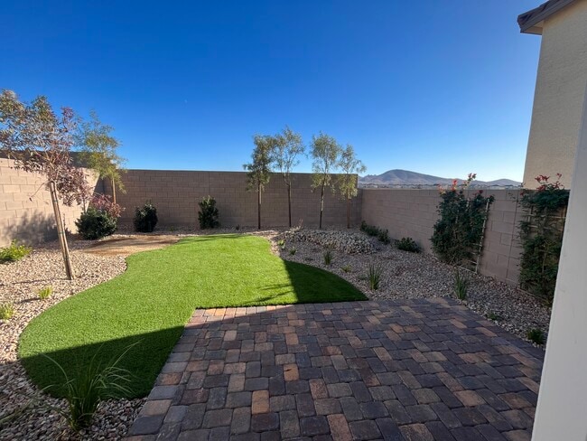 Photo - 3543 Dimora St