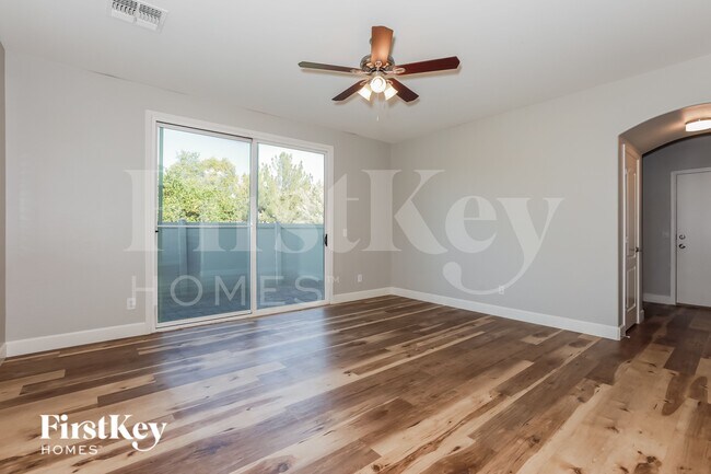 Photo - 940 S Henry Ln