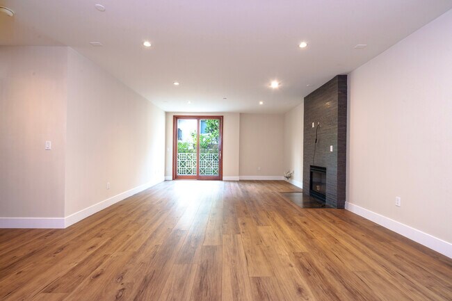 Photo - 1929 Selby Ave