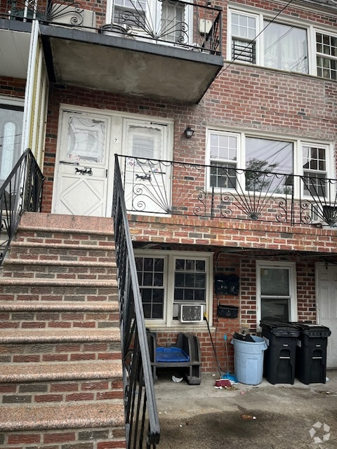 Building Photo - 7 Paerdegat 5th St Unit 2 Rental
