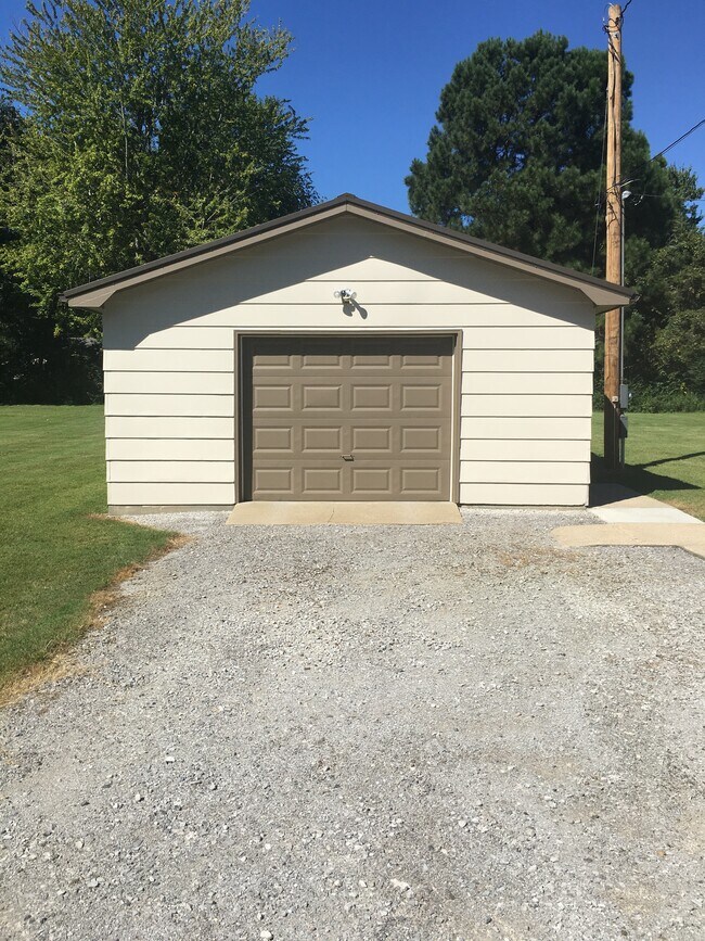 Photo - 9227 Scale Rd