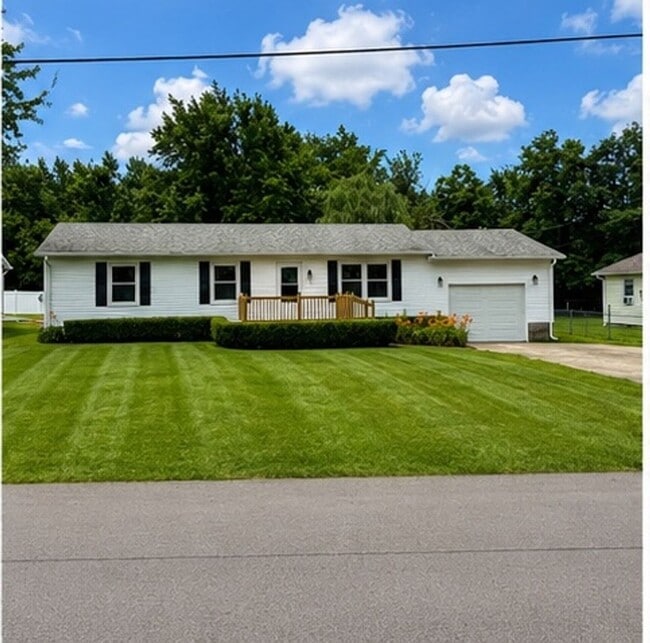 Building Photo - Completely Remodled Home In The Heart Of Marion