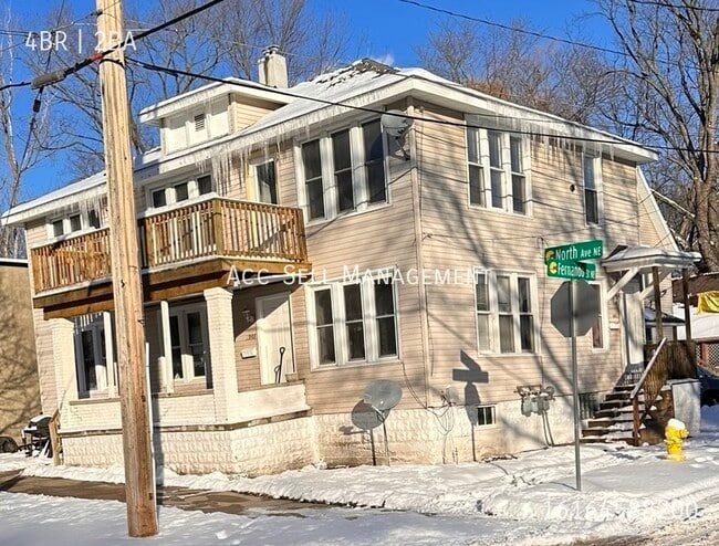 Building Photo - 401 Fernando St NE