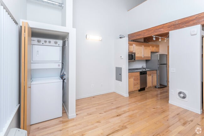 1BR Studio Loft