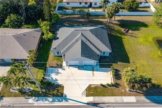 Photo - 1426-1428 Cape Coral Pkwy W