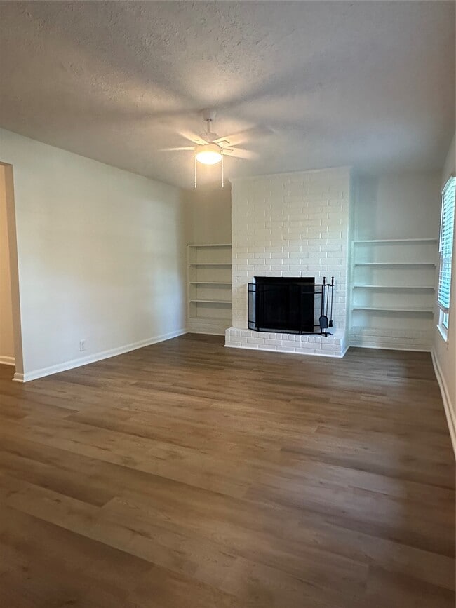 Photo - 219 Glencroft Ct