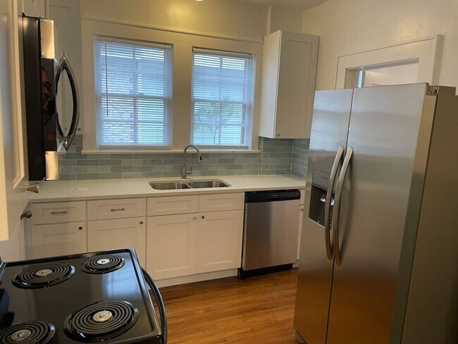Photo - Newly Remodeled Historic 2/1 within a few ... Unit 3