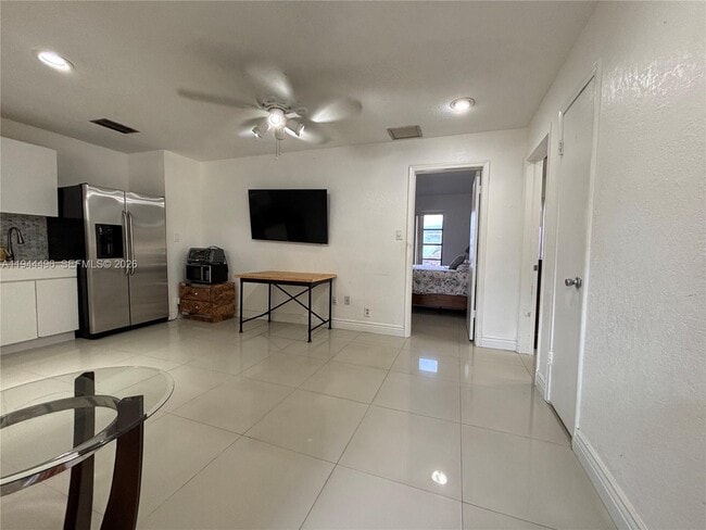 Photo - 10900 NW 24th St Unidad A